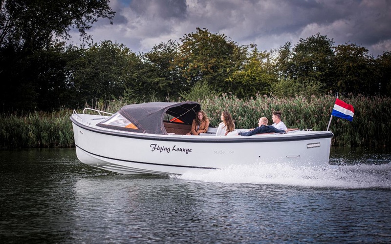 Maxima 750 Flying Lounge