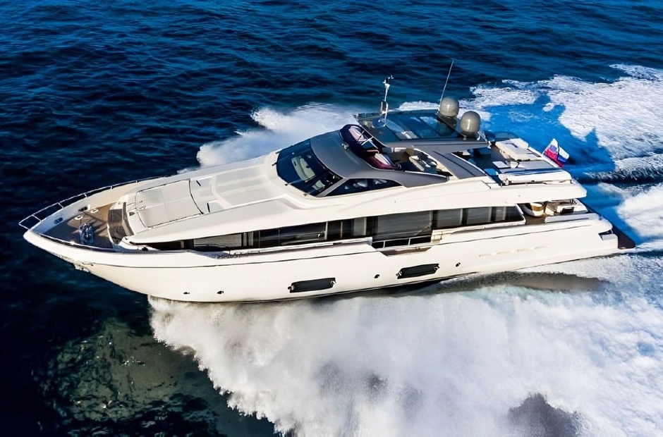 Ferretti La Familia II