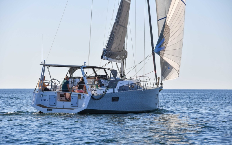 Alubat Ovni 370