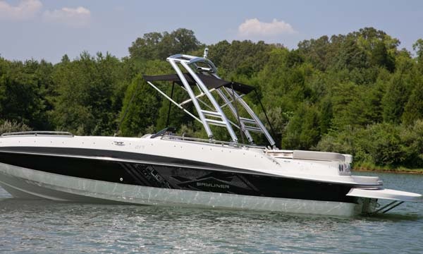 Bayliner 217 Deck Boat