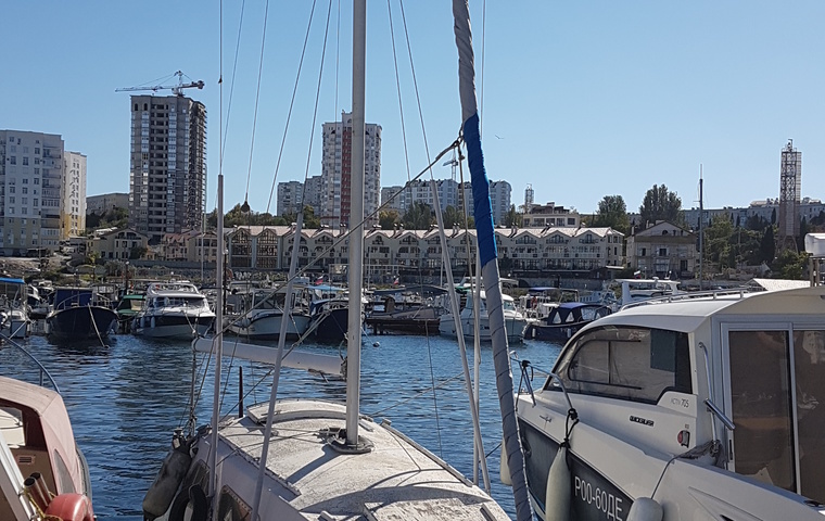 AB Yachts 100 (1991)