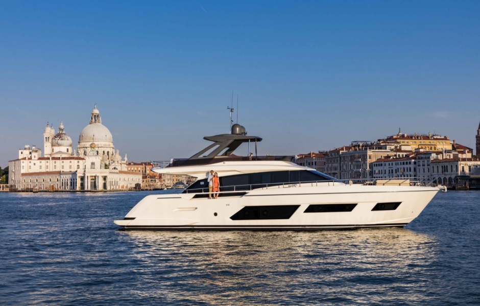 Ferretti 670