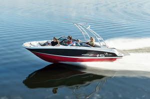 Four Winns HD2 RS Surf