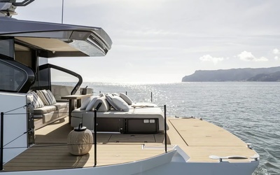 Azimut Seadeck 6