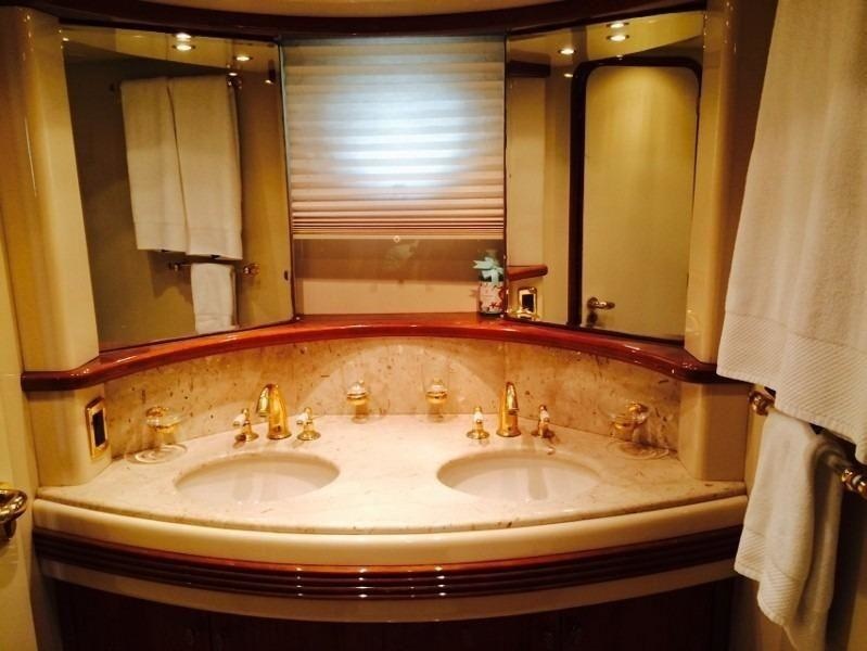 Azimut White Star
