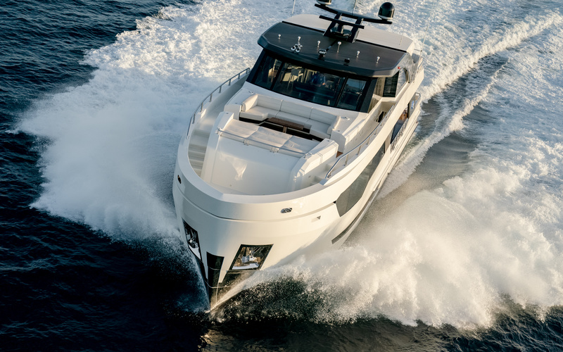 Ocean Alexander 90R Enclosed Bridge