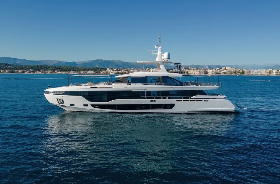 Azimut H