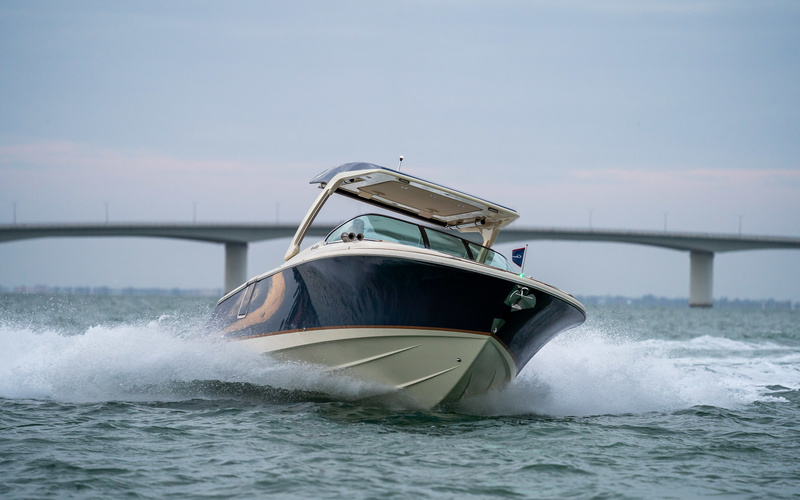 Chris-Craft Launch 31 GT
