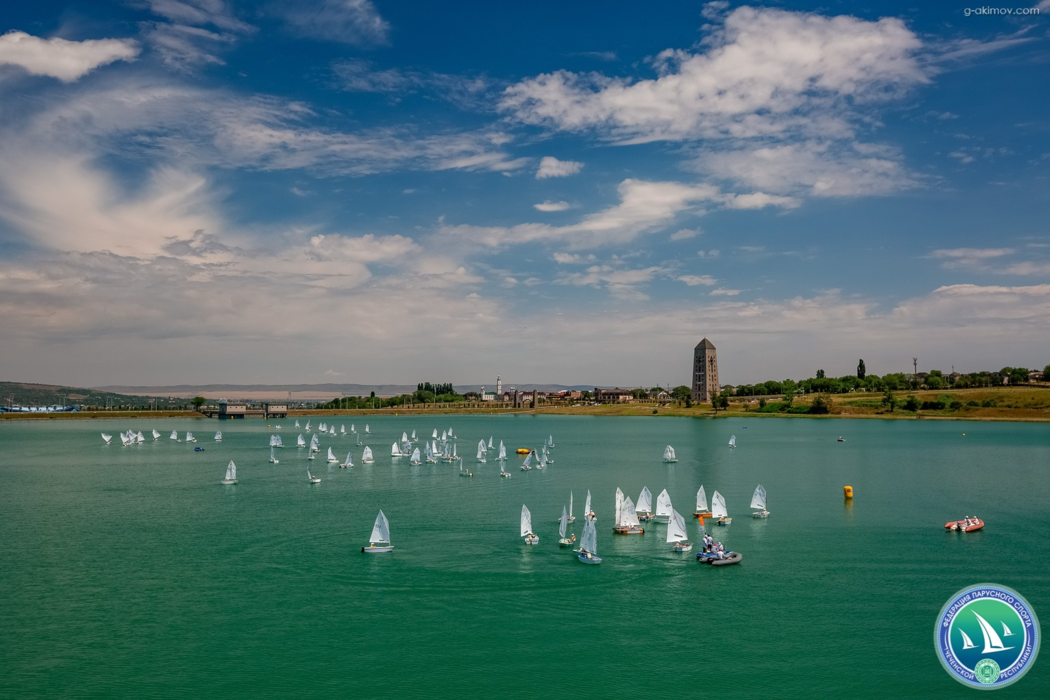 В водах Грозненского моря