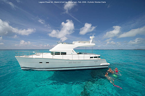 Lagoon Power 44