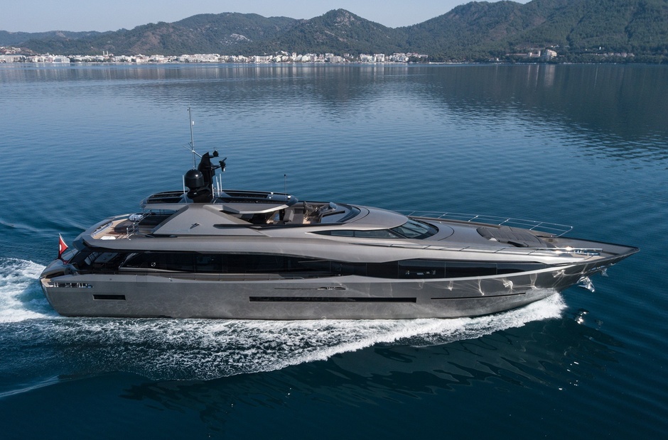 FX Yachts FX