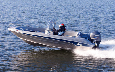 Yamarin Cross 61 Center Console