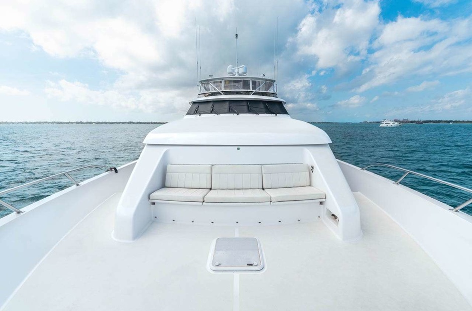 Hatteras Magnum Ride