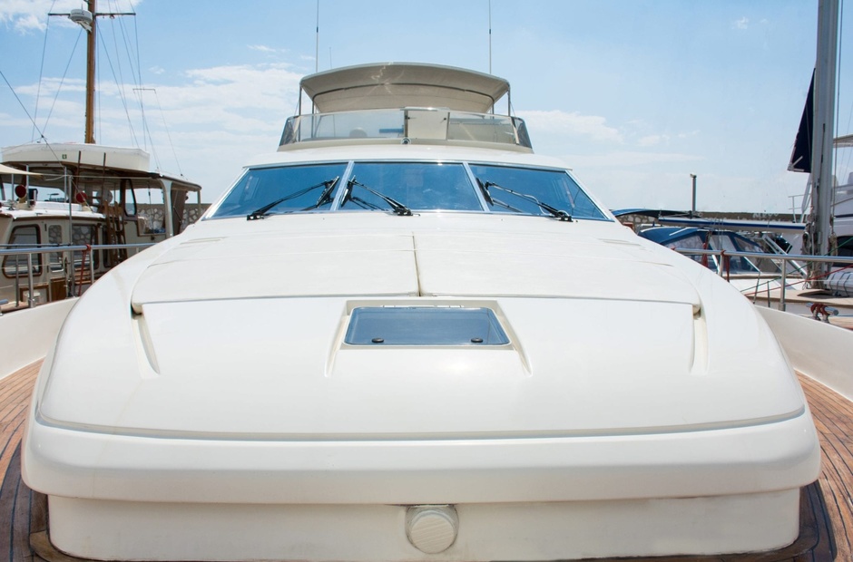 Ferretti Avra