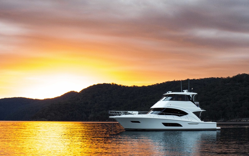 Riviera 57 Enclosed Flybridge