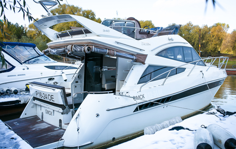 Galeon 340 Fly (2013)