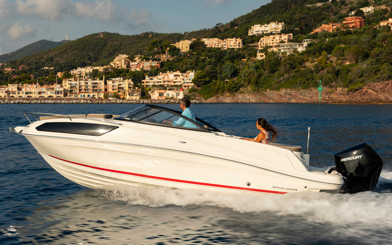 Bayliner VR6 Cuddy Outboard