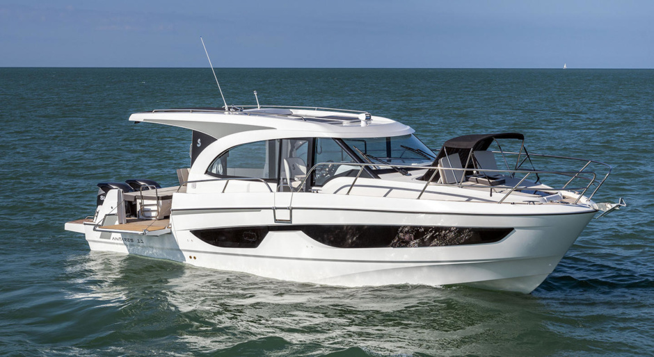 Beneteau Antares 11.08m OB