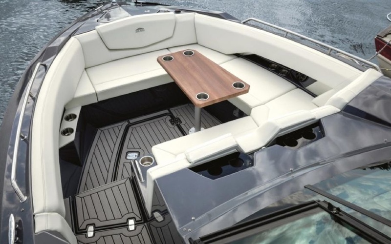 Cruisers Yachts 338 South Beach Edition - Bow Rider