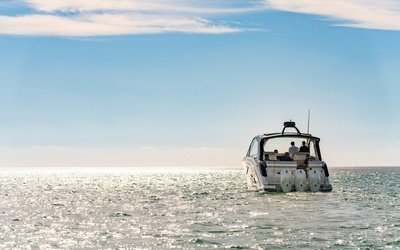 Sea Ray Sundancer 370 Outboard