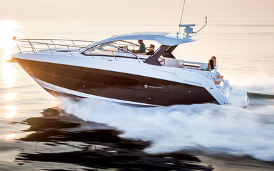Cruisers Yachts 39 Express Coupe