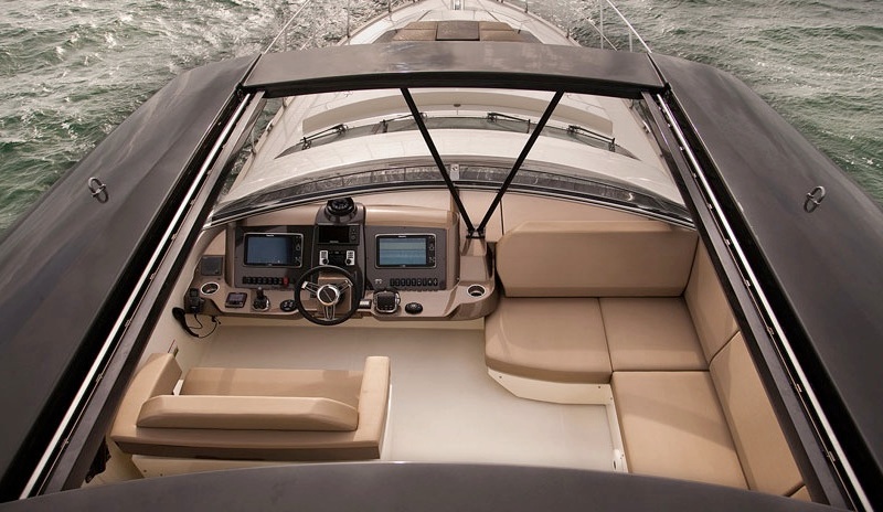 Marquis 630 Sport Yacht