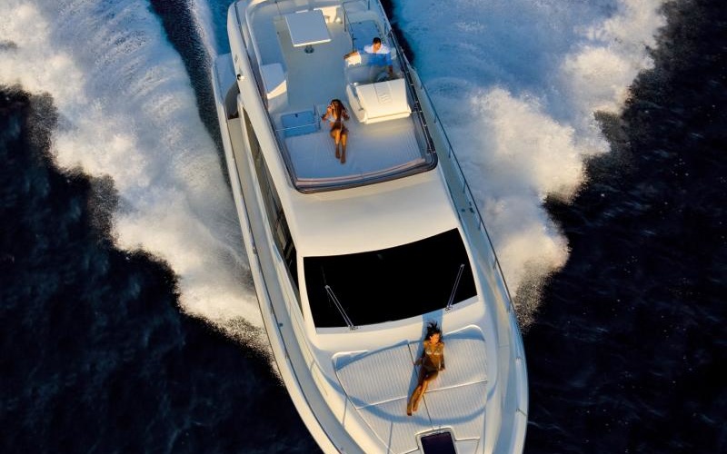 Ferretti 530