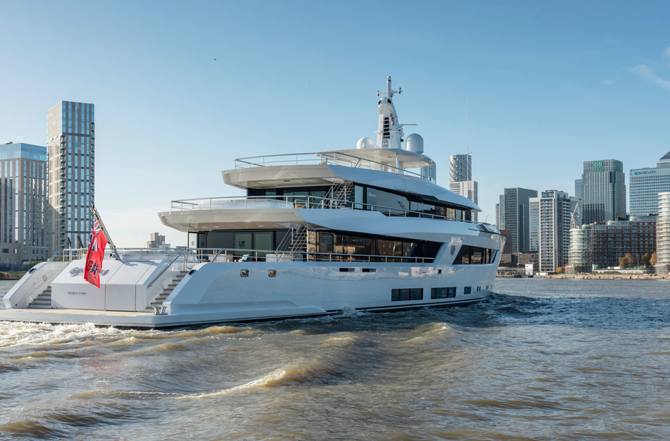 Lurssen Moon Sand