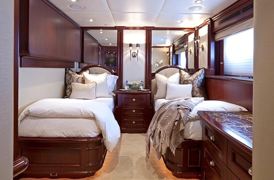 CL Yachts Maximo