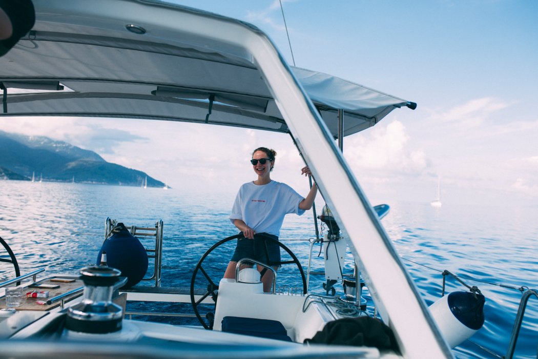 Even if you don't know how to do anything, you will learn the basics of yachting at the Great Wind» «Force Race and be sure to stand behind the wheel.