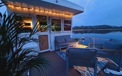 Rollyboot Houseboat
