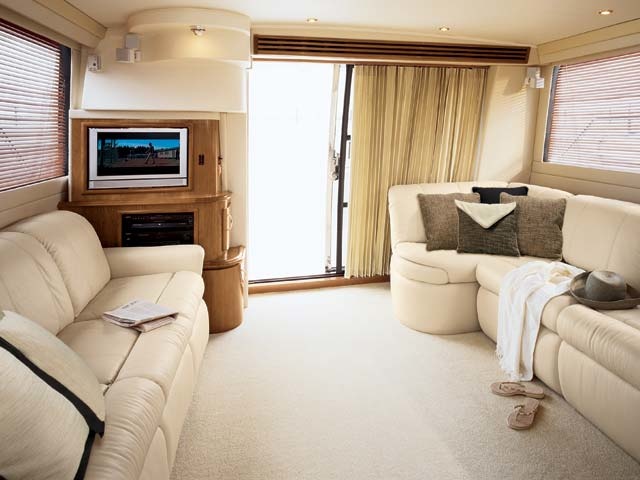 Carver 46 Voyager