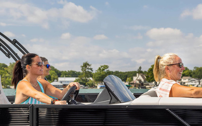 Hurricane FunDeck 2360