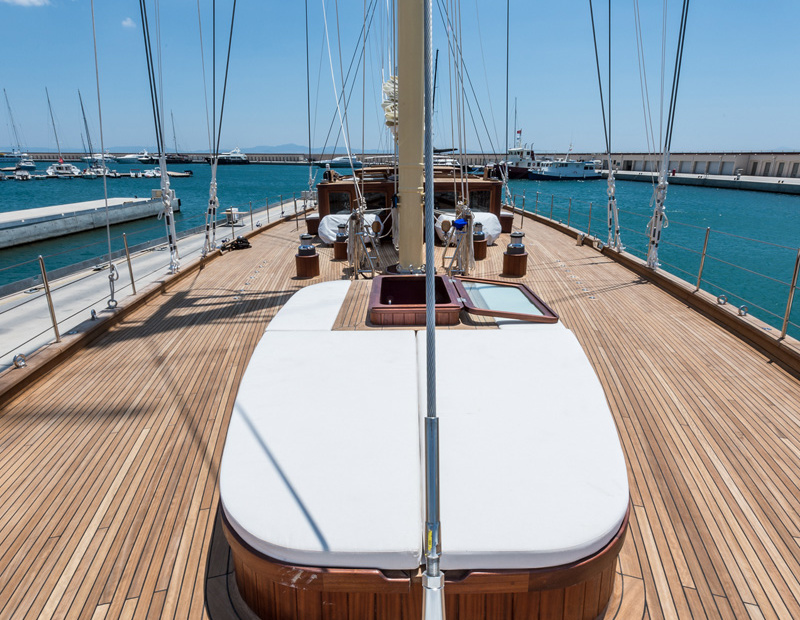 Ark Yacht Chronos
