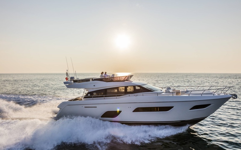 Ferretti 550