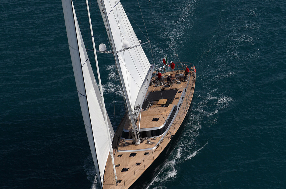 Perini Navi Black Lion