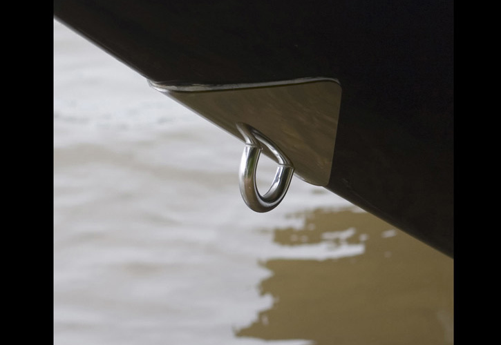 Regal 2220 Deck Boat