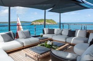 Privateer Flybridge 49