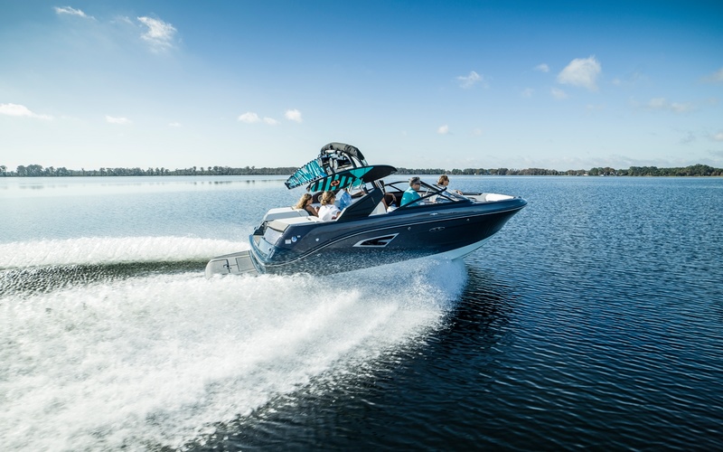 Sea Ray W230 SLX