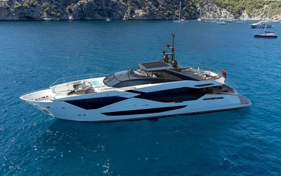 Sunseeker 120 Yacht