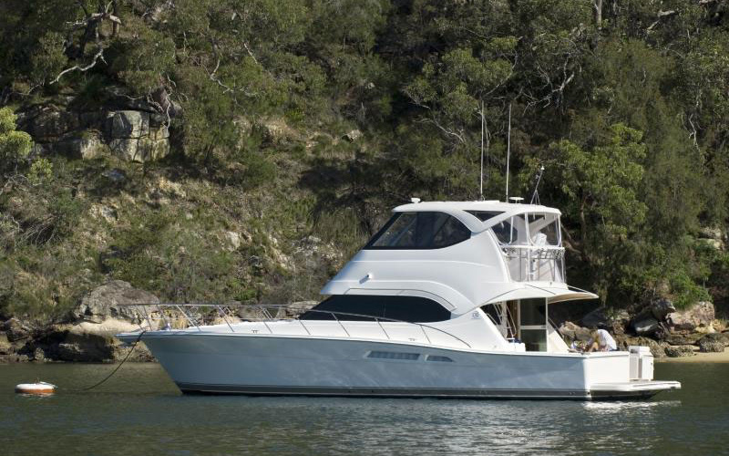 Riviera 47 Enclosed Flybridge