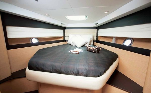 Monte Carlo Yachts 37 HT 