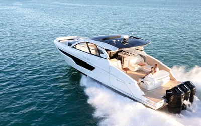 Cruisers Yachts 50 GLS