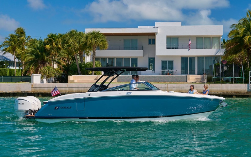 Cobalt R33 Outboard