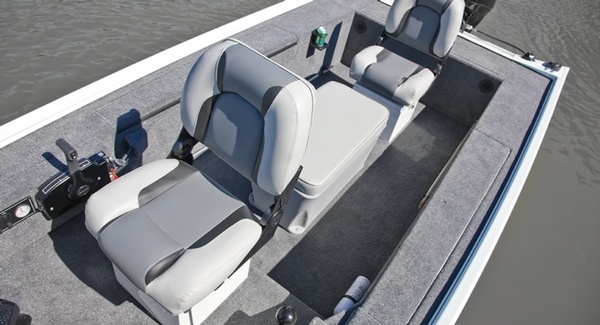 Crestliner 1657 SS
