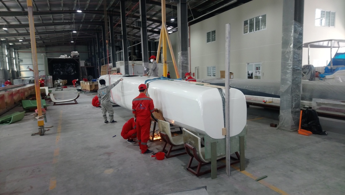 Rapido Trimarans