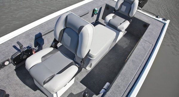 Crestliner 1657 SS
