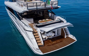 Mangusta Yesenia