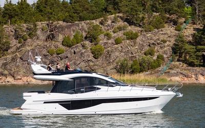Galeon 470 Skydeck