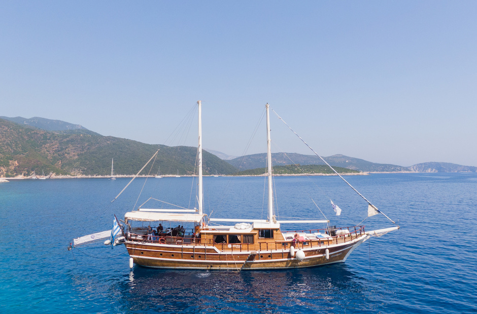 Custom Boats Harmonia